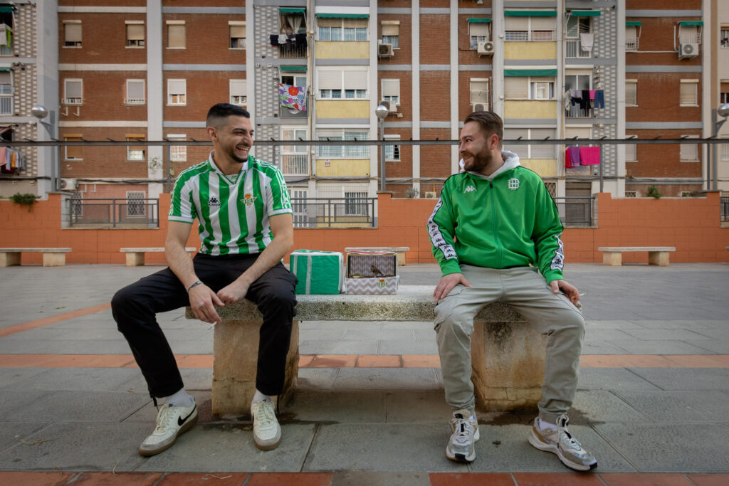 La inmigración andaluza a Cataluña durante los años 60 y 70 trajo consigo su manera de entender la tradición. Algunos hijos y nietos de estos migrantes todavía son aficionados al silvestrismo.